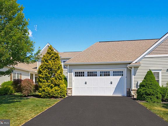 2nd image of 347 English Ivy Dr