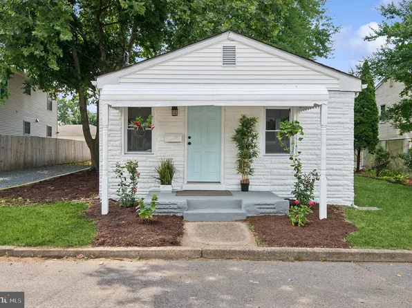 26 W 8th St, Burlington, NJ 08016