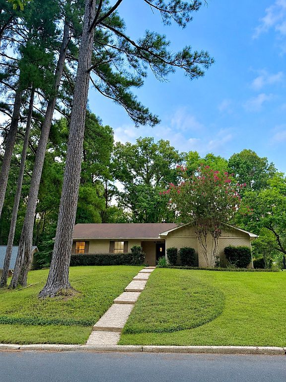 1300 63rd St - Property Image