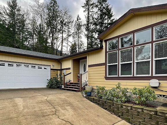 2nd image of 348 Knoll Terrace Dr