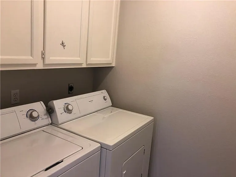 13200 Amasia Dr — Photo 24