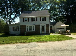 8 Goodall Pl, Riverside, RI 02915