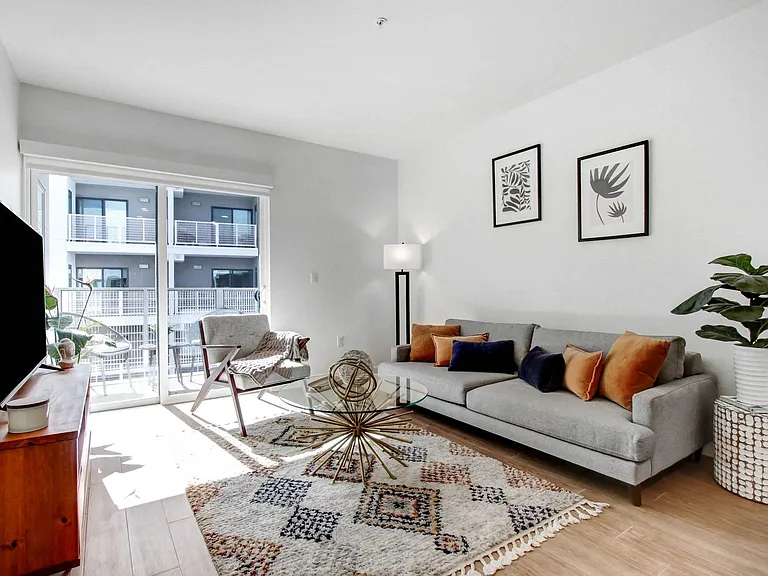 Watermark Apartments — Photo 5