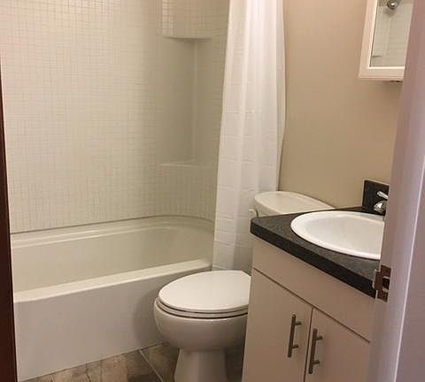 3rd image of 441 Tollis Pkwy
