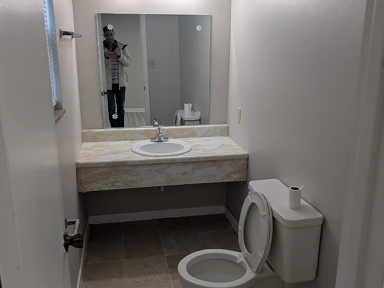10410 Lovell Center Dr — Photo 13