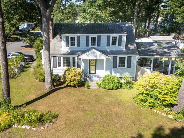 78 Hathaway St, Wareham, MA 02571