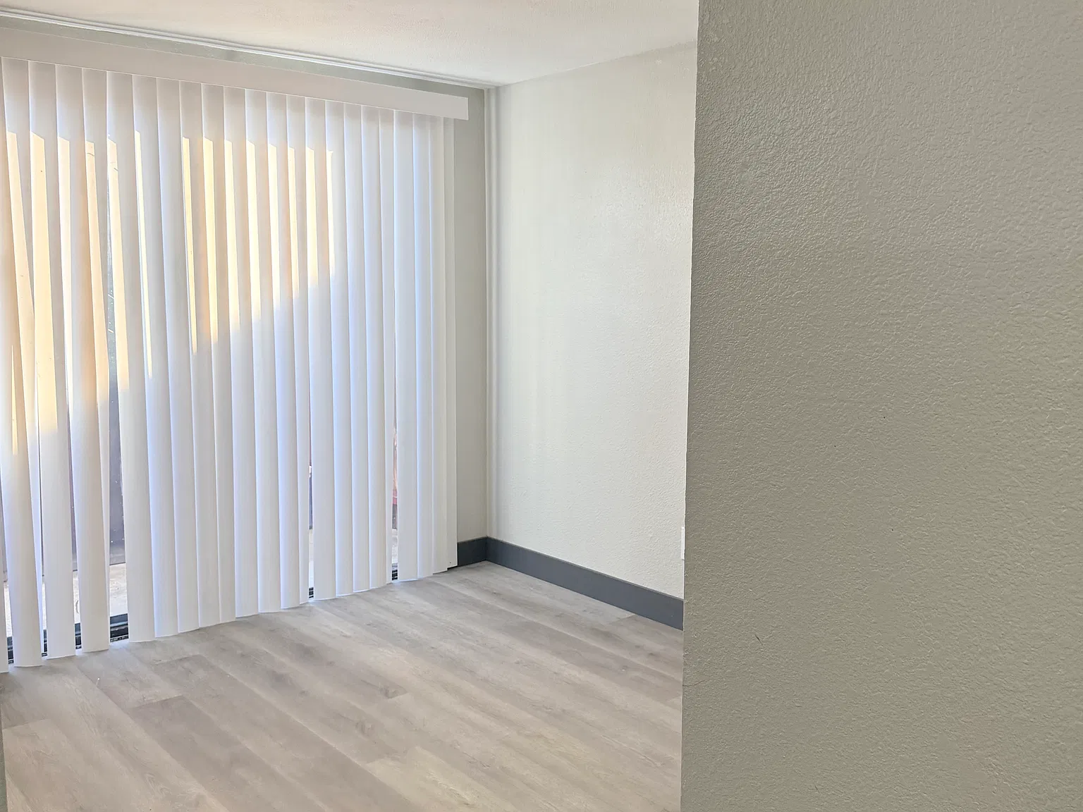 2 bed, 1.5 bath, 1000 sqft, $1,550 — Photo 3