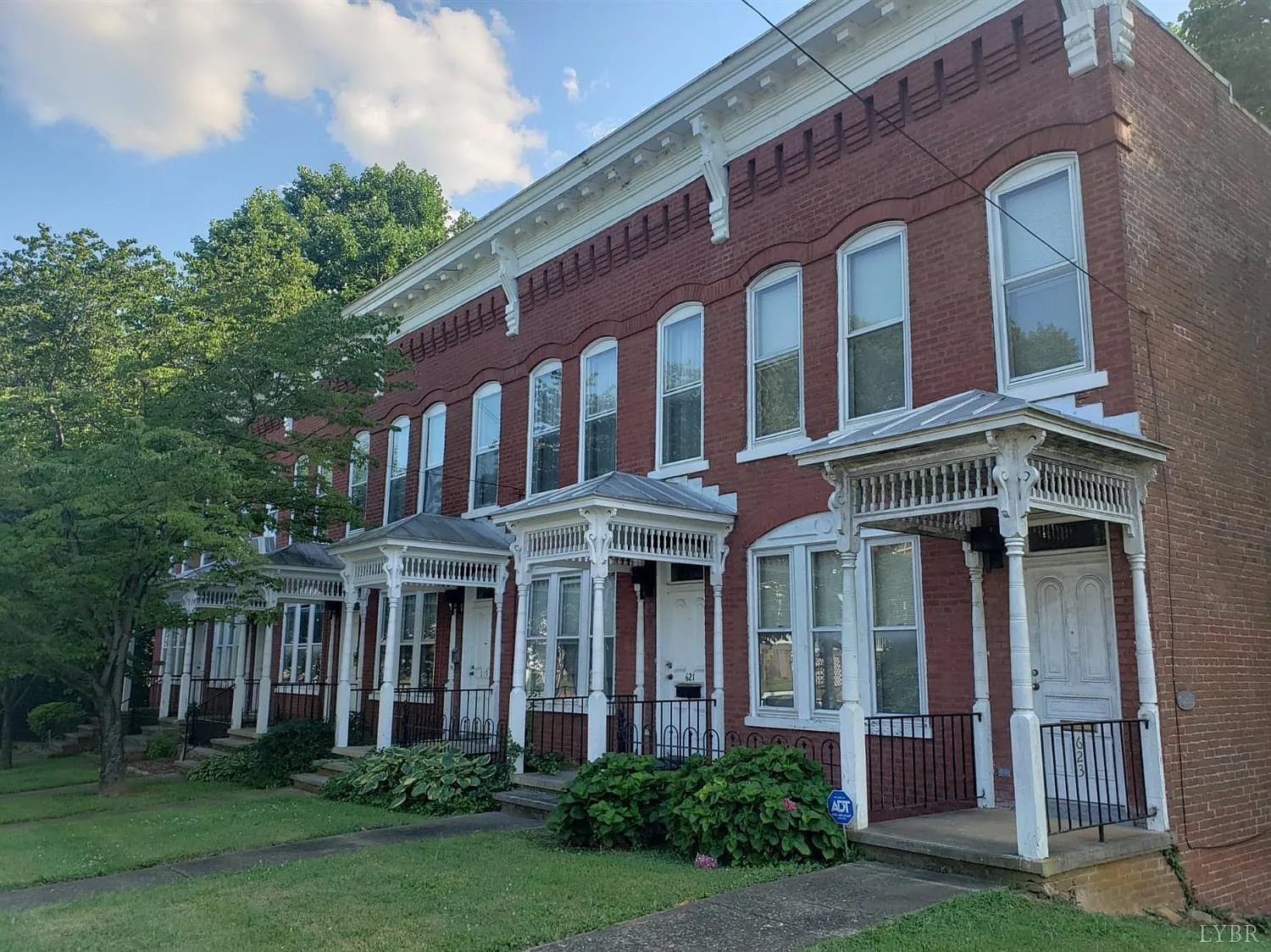 621 Cabell St photo 1