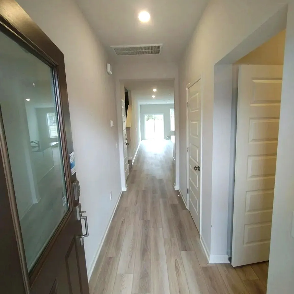 3 bed, 2.5 bath, 1846 sqft, $1,950 — Photo 2