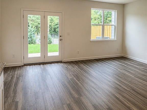 4th image of 64 Padley Dr