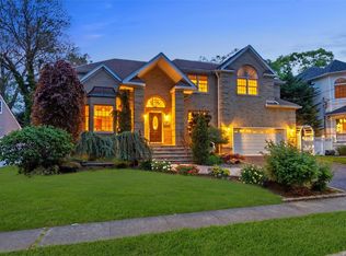 2175 Helene Ave, Merrick, NY 11566