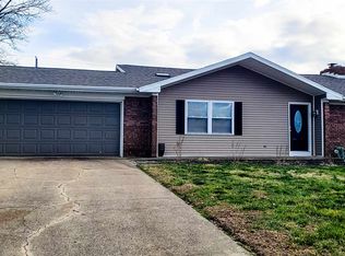 8633 Hanover Dr, Newburgh, IN 47630