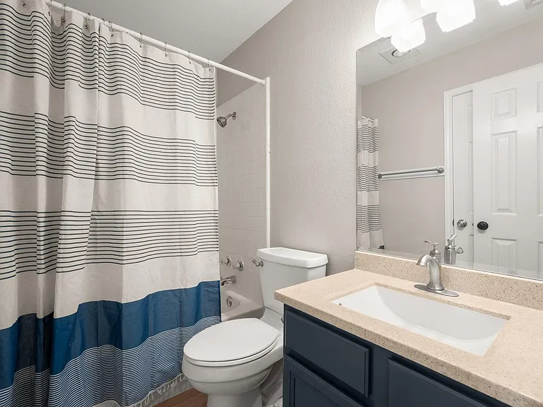2113 Rosemary Ln — Photo 20