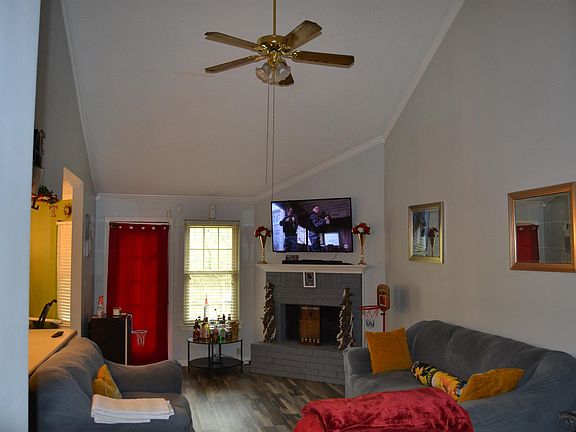 3rd image of 8155 Timber Knoll Ln