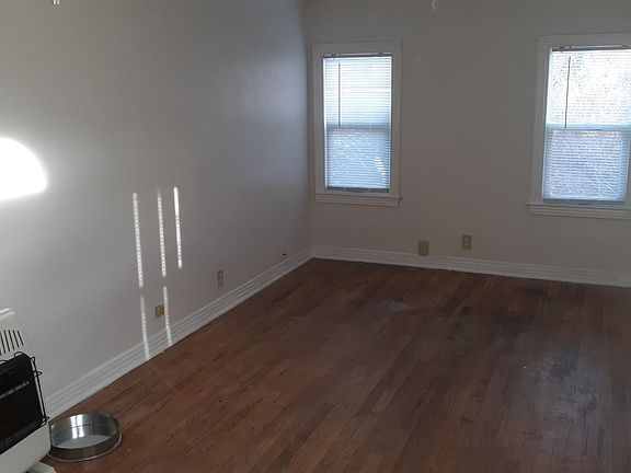 3rd image of 724 1/2 Myrtle Ave #0