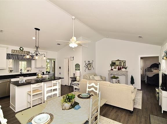 4th image of 190 Shady Creek Ln