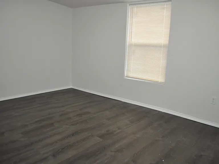 108 Hilltop Dr — Photo 7