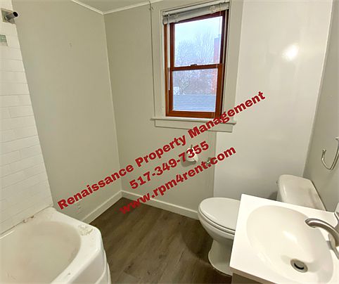 5th image of 1124 N Capitol Ave