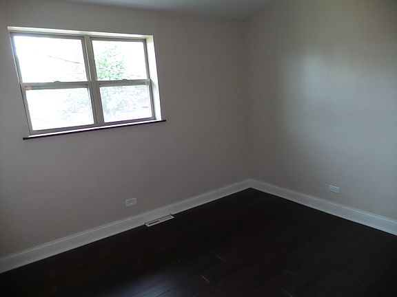 5th image of 714 Caryn Cir
