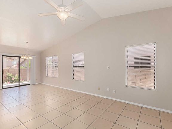 5th image of 3045 W Country Meadow Dr