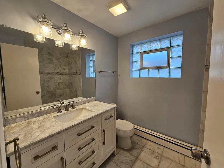 4640 S Avers Ave #2 — Photo 16