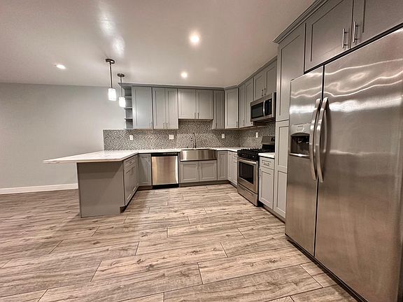 3rd image of 6153 Lexington Ave APT 20