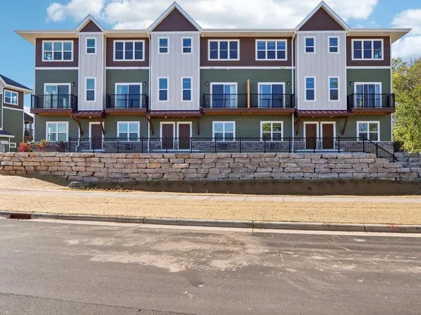 2674 Notre Dame Drive #102, Fitchburg, WI 53711