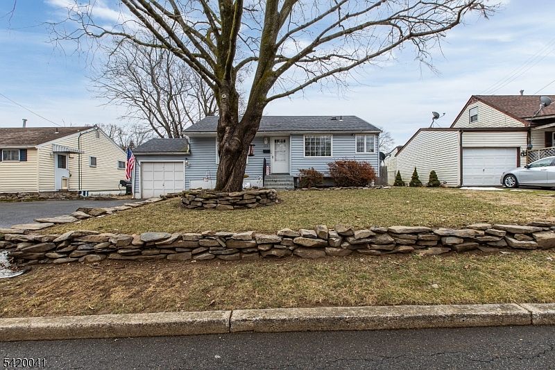 1st image of 135 Riverview Rd