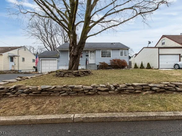 135 Riverview Rd, Phillipsburg Town, NJ 08865