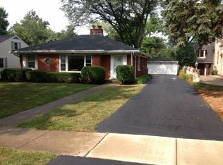 114 Arthur Ave, Clarendon Hills, IL 60514