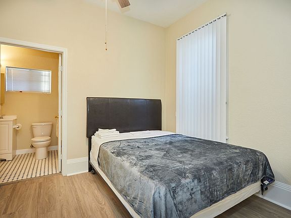 4th image of 1840 W 11th Pl #5-C
