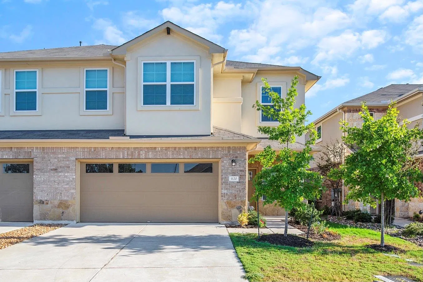3 bed, 2.5 bath, 2034 sqft, $2,100 — Photo 1