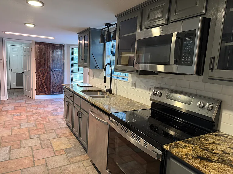 506 Pecos Trl — Photo 14