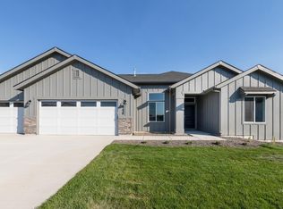 8236 E Sunray Dr, Nampa, ID 83687