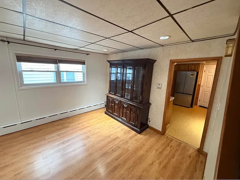 1124 W Elm St — Photo 9