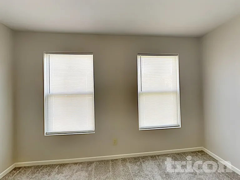 2336 Blackthorn Dr — Photo 8