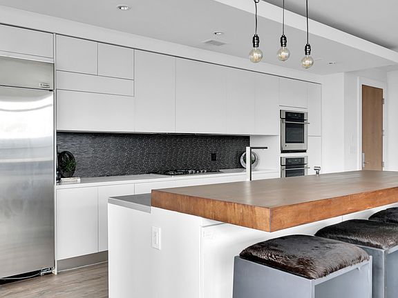 5th image of 900 20th Ave S APT 1701