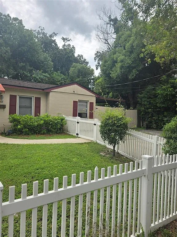 4 bed, 2.5 bath, 1786 sqft, $2,800 — Photo 2
