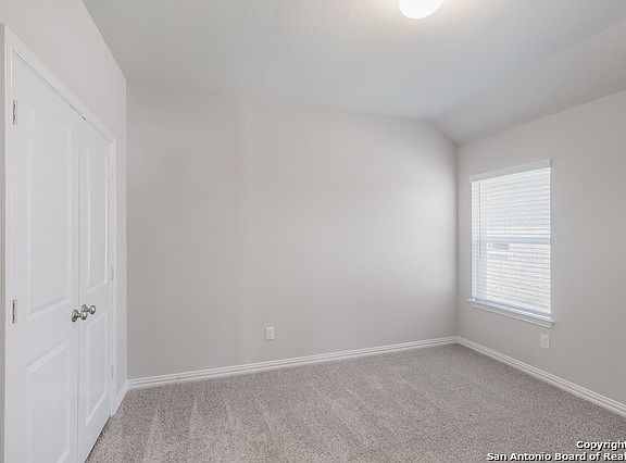 5th image of 410 Woodside Way