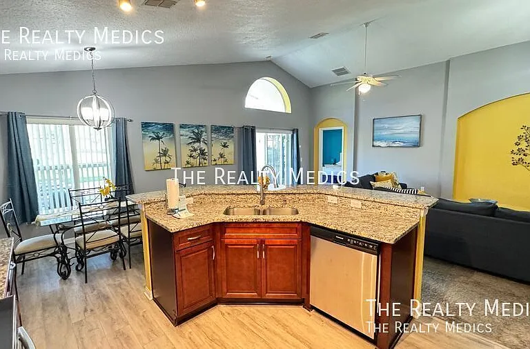 4802 Cumbrian Lakes Dr — Photo 24