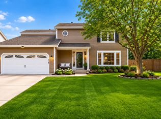 684 Regent Dr, Crystal Lake, IL 60014