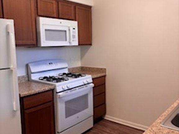 4th image of 498 Treshill Rd APT 120