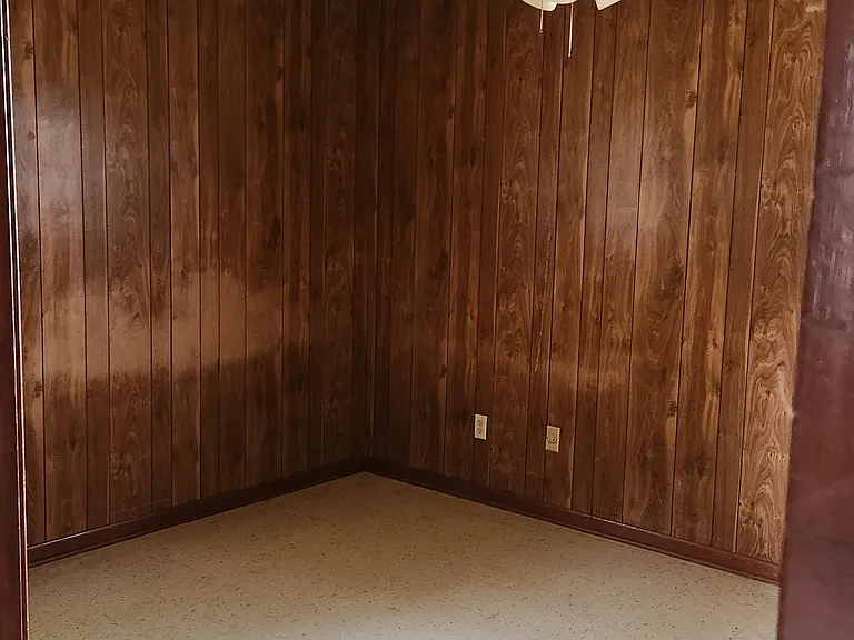 208 French Ct — Photo 5