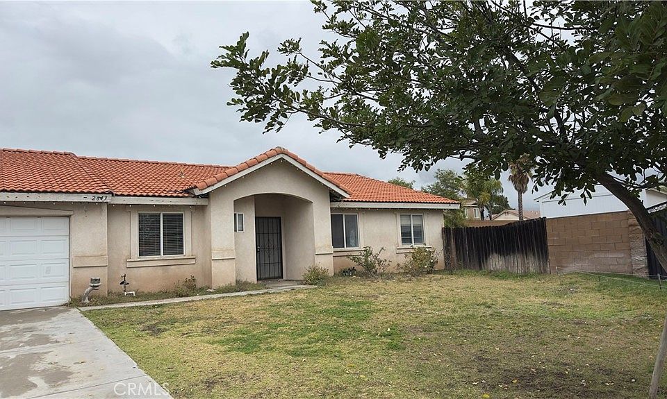 1st image of 2643 N Fitzsimmons Ave