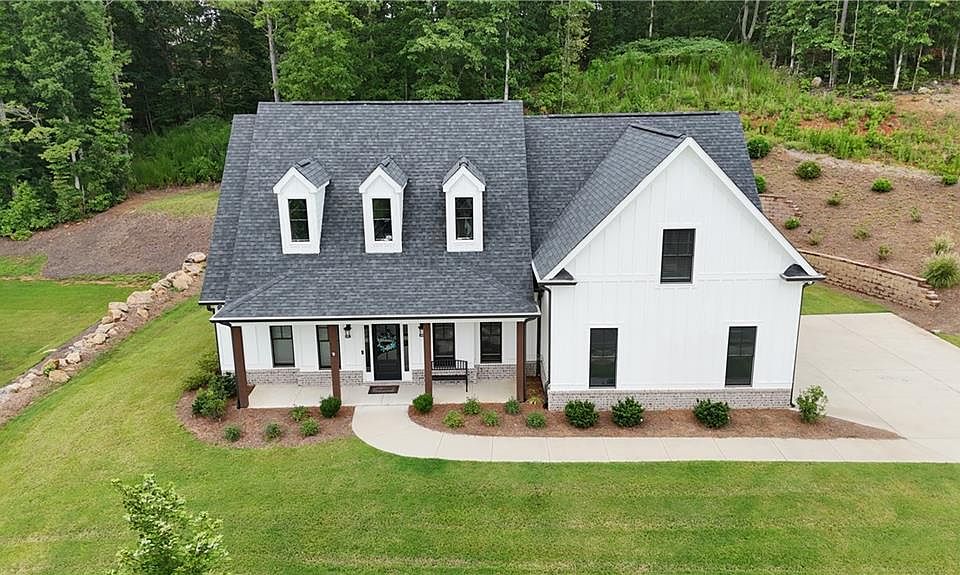 1st image of 298 Boulder Lake Dr NE