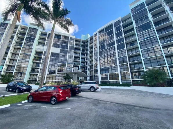 200 Leslie Dr APT 228, Hallandale, FL 33009