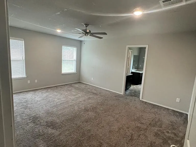 2428 Nolan Creek St — Photo 10