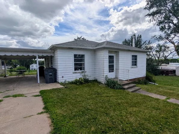 207 W Harrison St, Exira, IA 50076