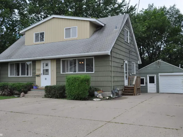 1137 N Grant Rd, Carroll, IA 51401