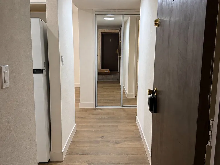 285 Tradewinds Dr #6 — Photo 2